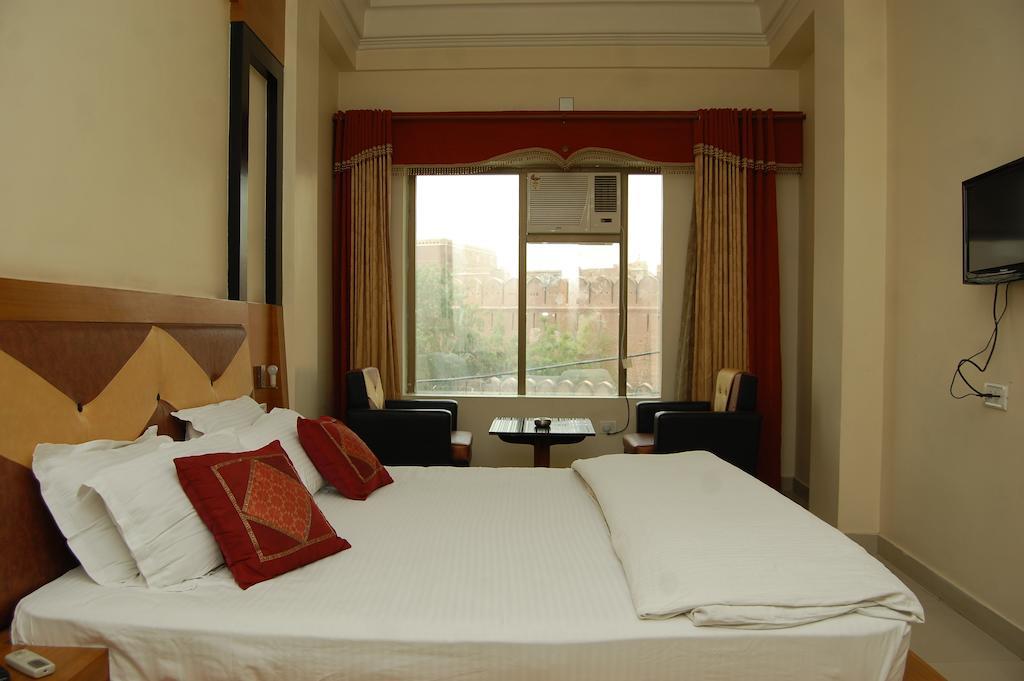 Metro Palace Hotel Bikaner Ngoại thất bức ảnh