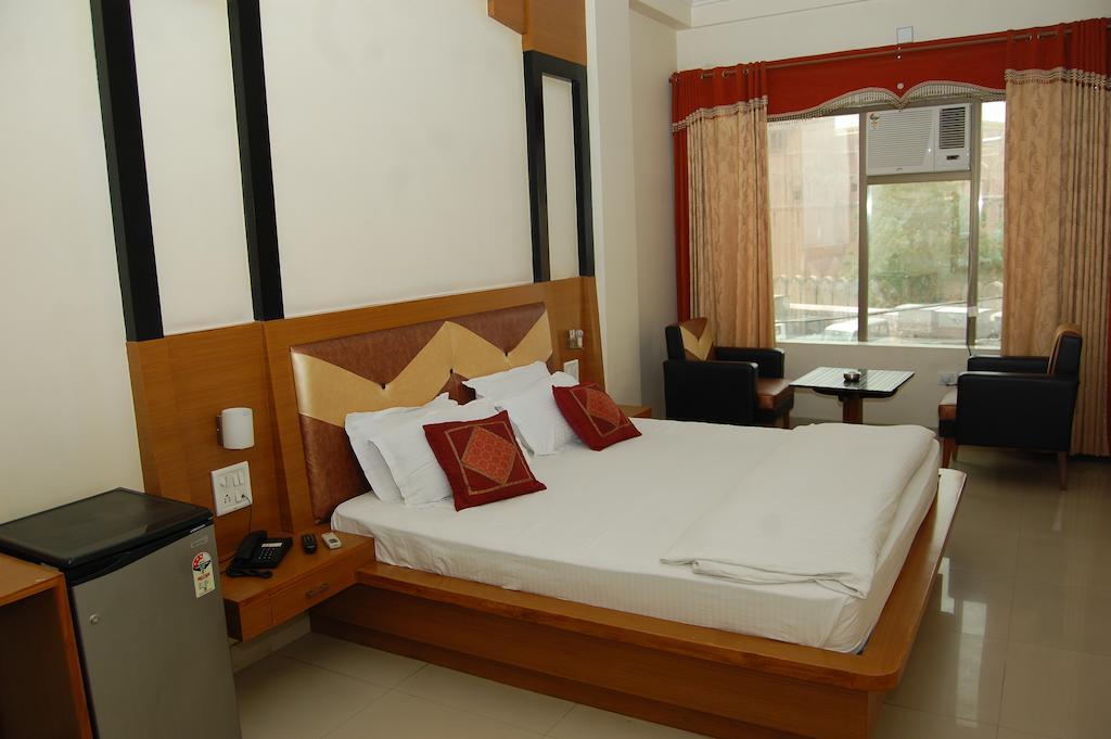 Metro Palace Hotel Bikaner Ngoại thất bức ảnh