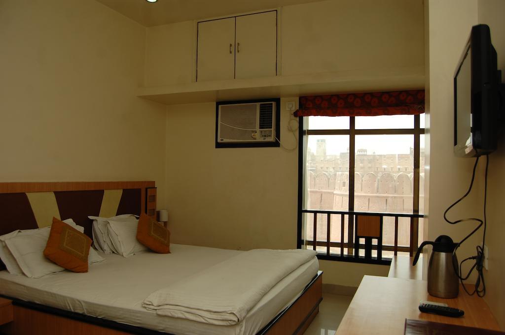 Metro Palace Hotel Bikaner Phòng bức ảnh