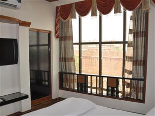 Metro Palace Hotel Bikaner Ngoại thất bức ảnh
