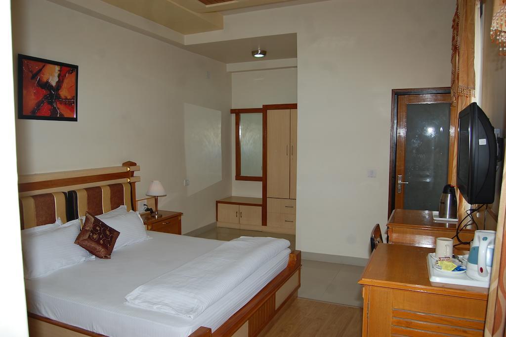 Metro Palace Hotel Bikaner Phòng bức ảnh